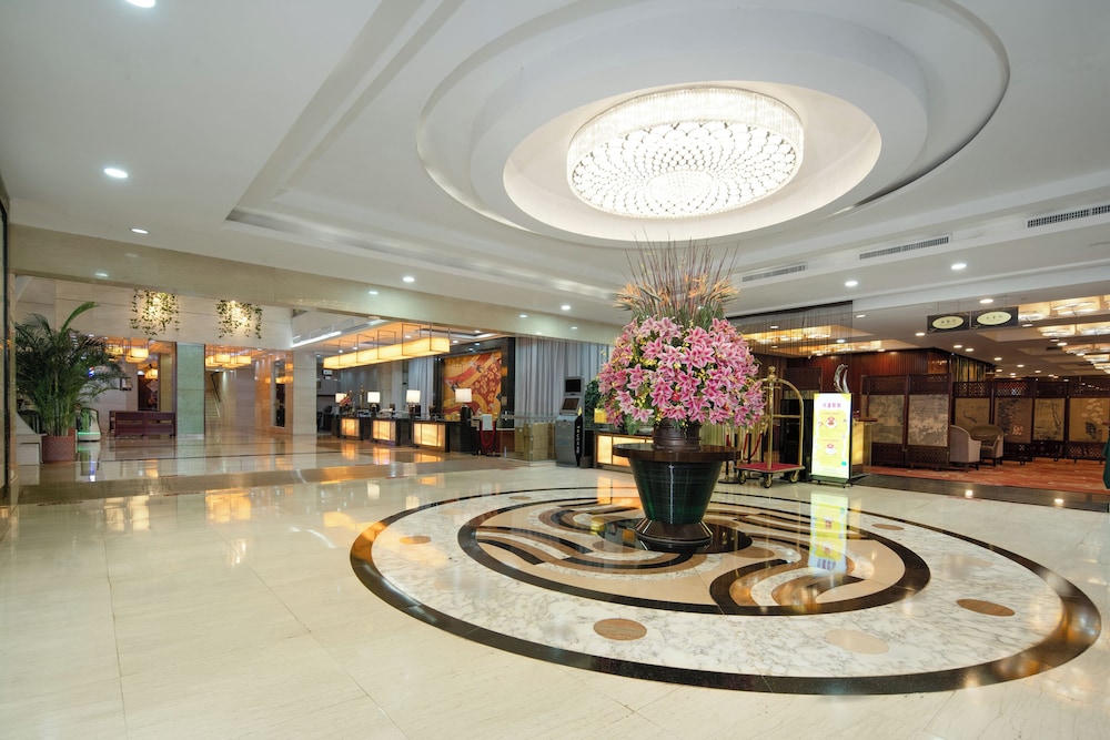 Yanling Hotel 8/50