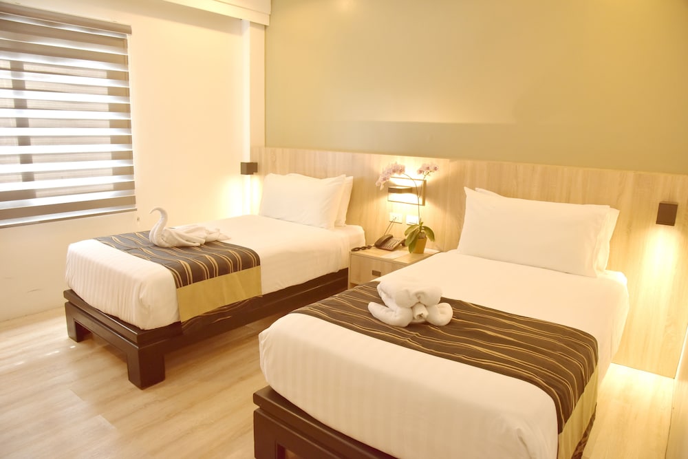 Forest Crest Nature Hotel and Resort Powered by ASTON (ex Chateau Royale Sports and Country Club) 19/77