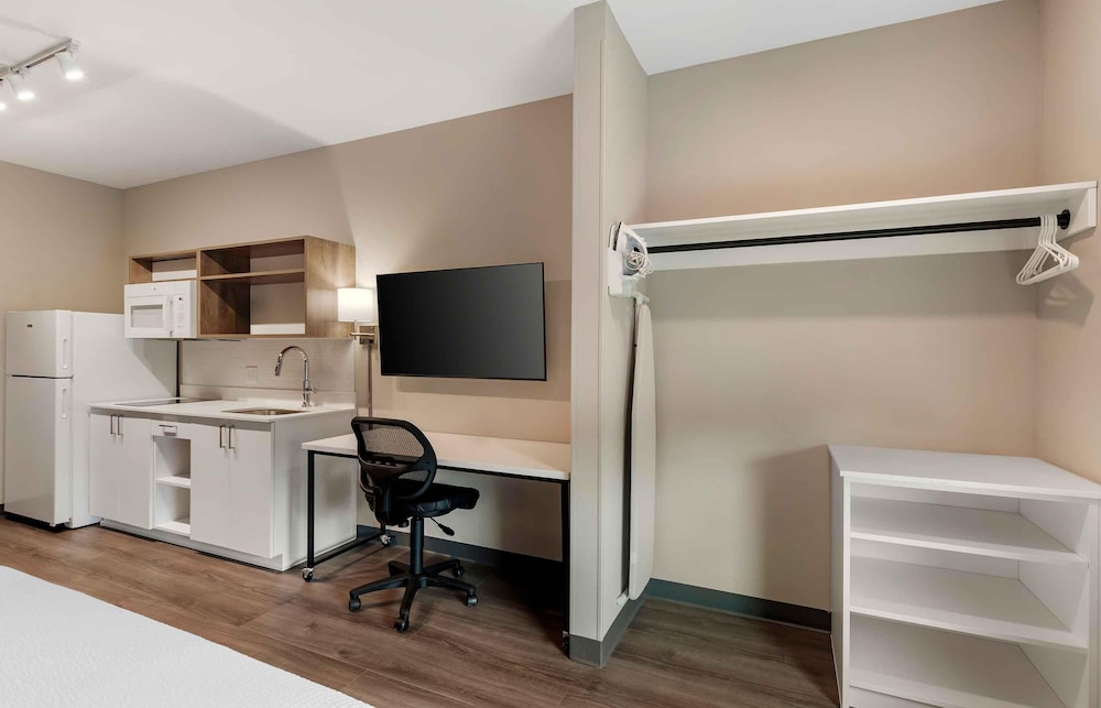 Extended Stay America Premier Suites- Jacksonville - Airport 40/40