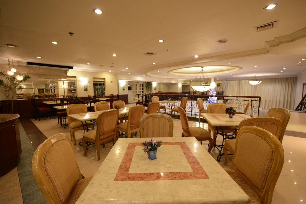 Grand Regal Hotel Davao 38/50