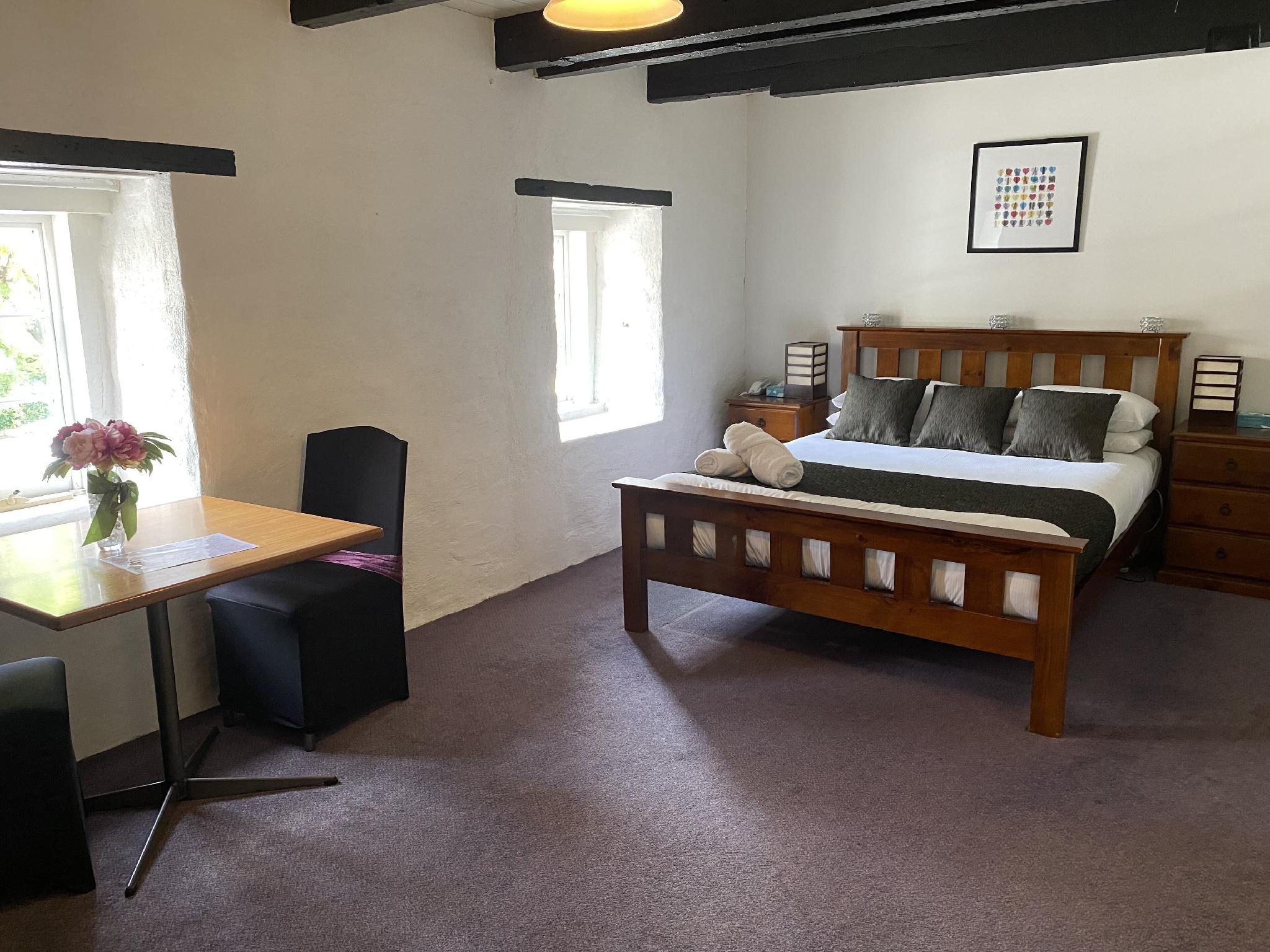 Upstairs, Suite, Jetted Tub