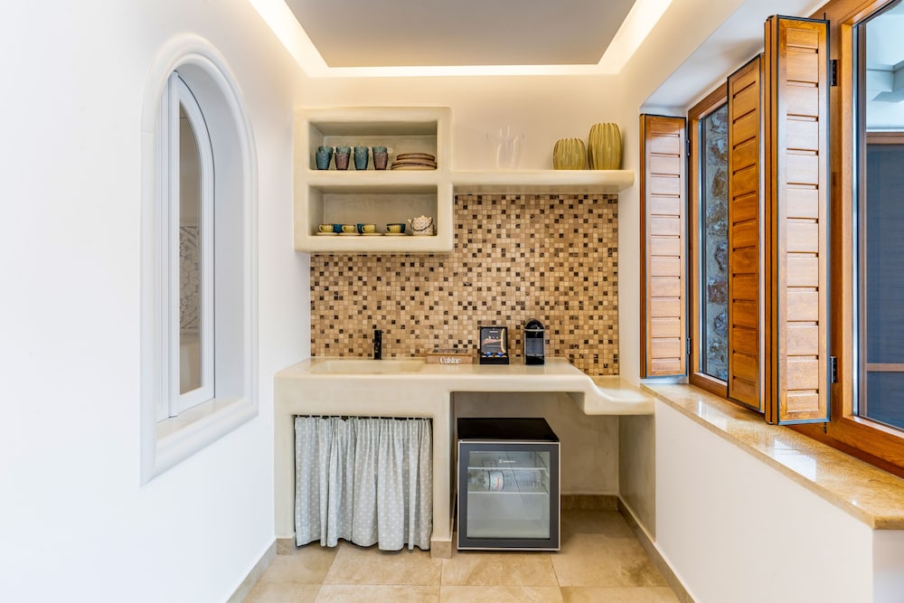 Marvarit Suites 6/50