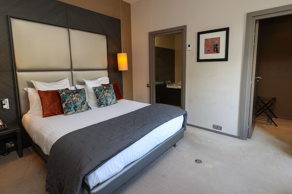 Chateau Lacan Hotel 12/50