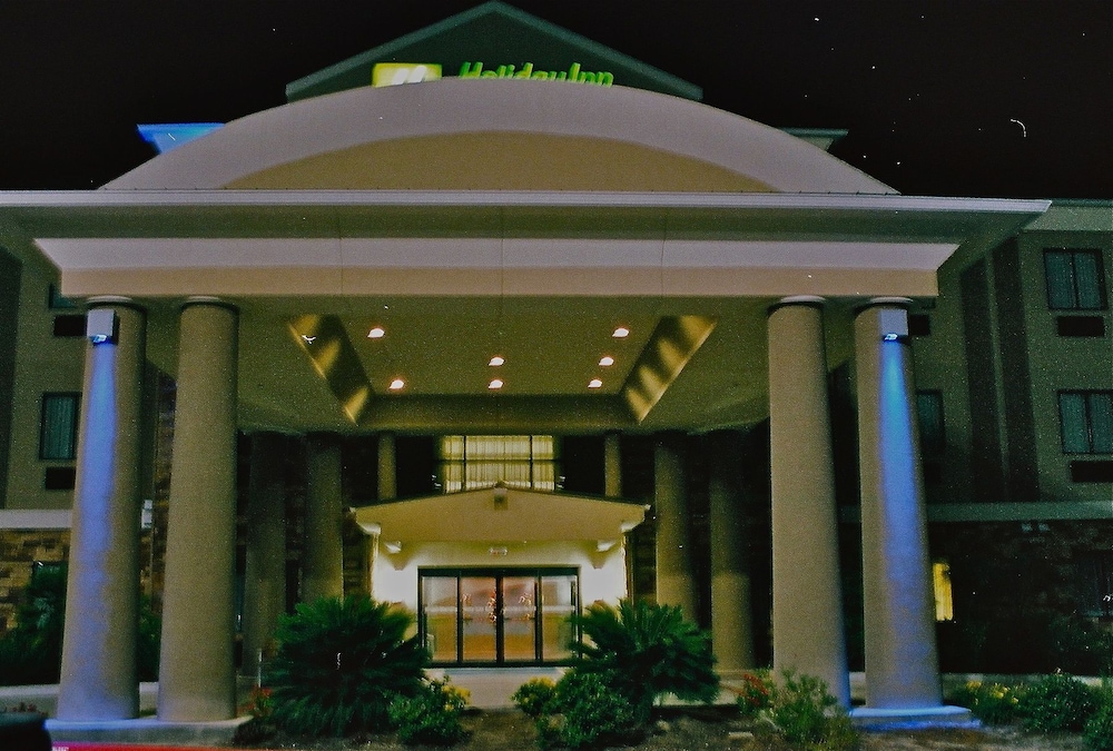 Holiday Inn Express Hotel And Suites Cleveland 2/55