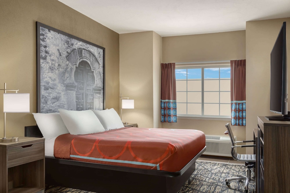 Super 8 by Wyndham San Antonio Airport North 18/45