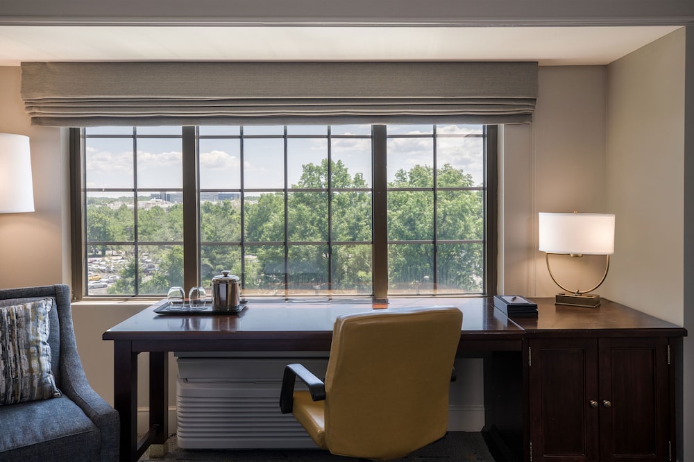 Sheraton Baltimore Washington Airport Hotel - BWI 47/56