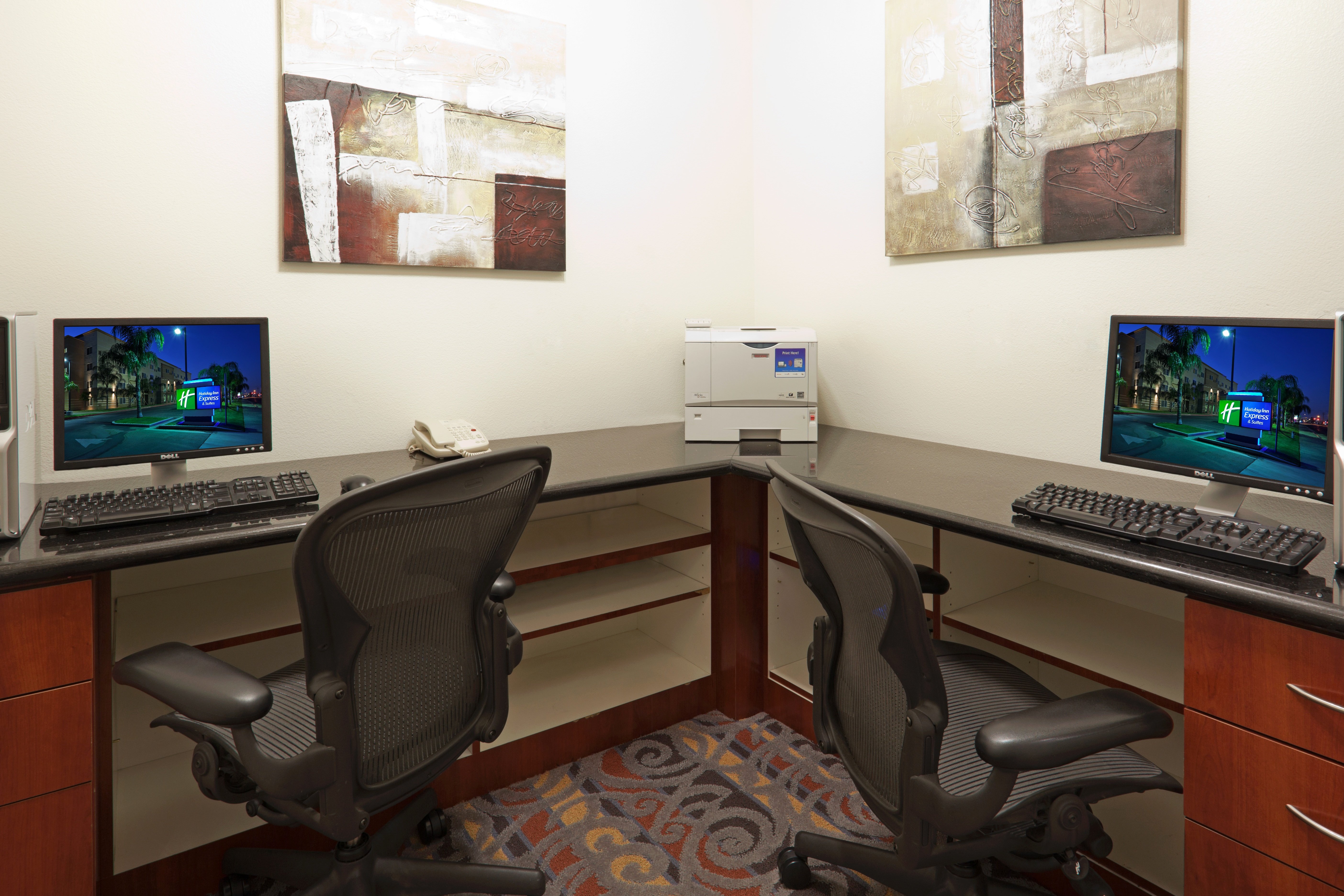 Holiday Inn Express Hotel Suites Bakersfield Central 55/71