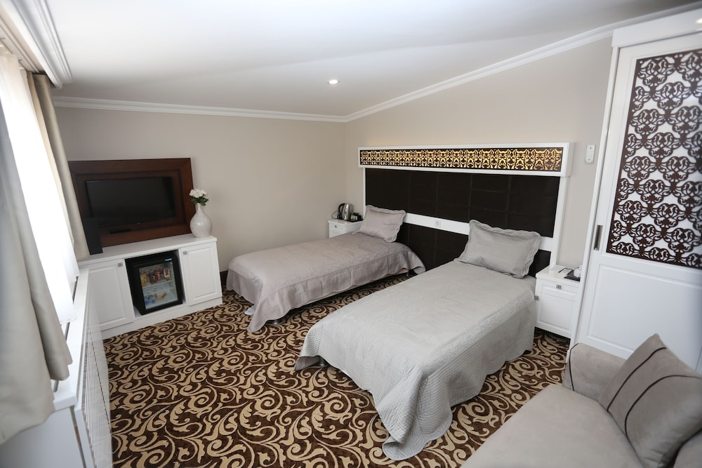 K SUITES HOTEL 10/58
