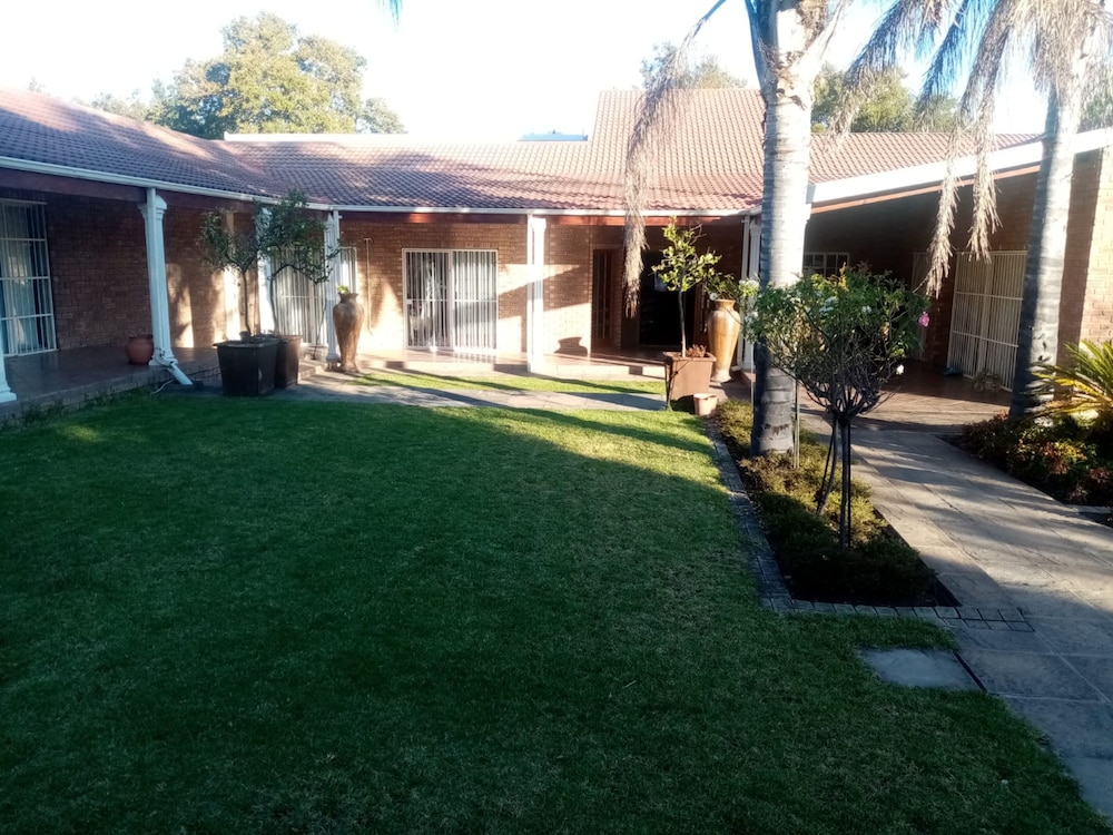 The Hills Guest House 38/50
