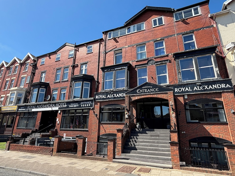 The Royal Alexandra 8/52