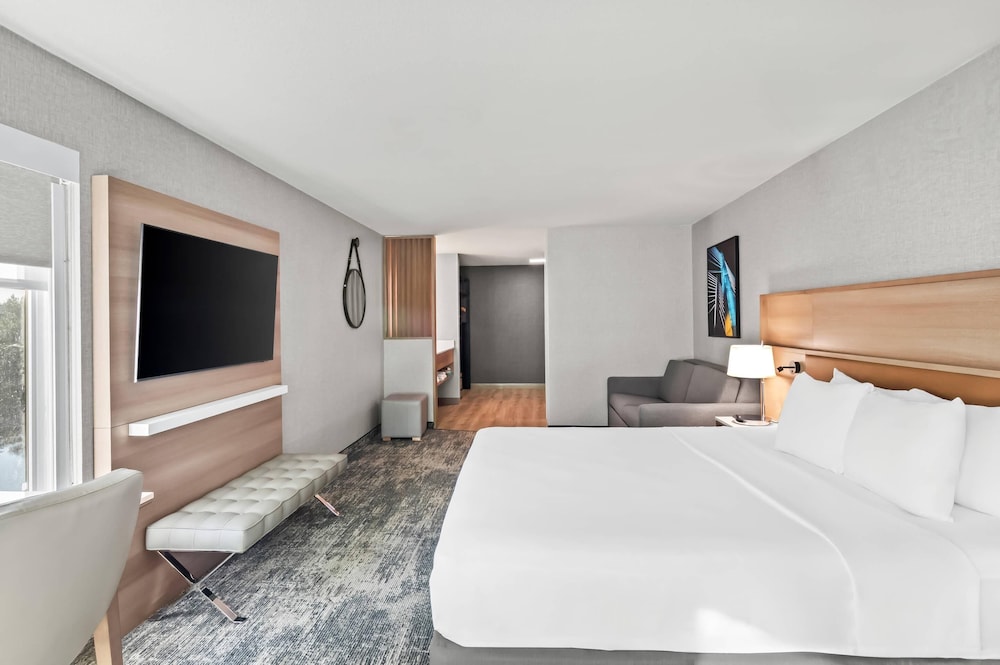 جناح بسرير كينج بغرفة نوم واحدة، Radisson Hotel Portland Airport 5/10