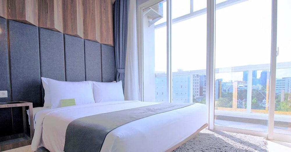 Menteng Park Exclusive Emerald 13/68