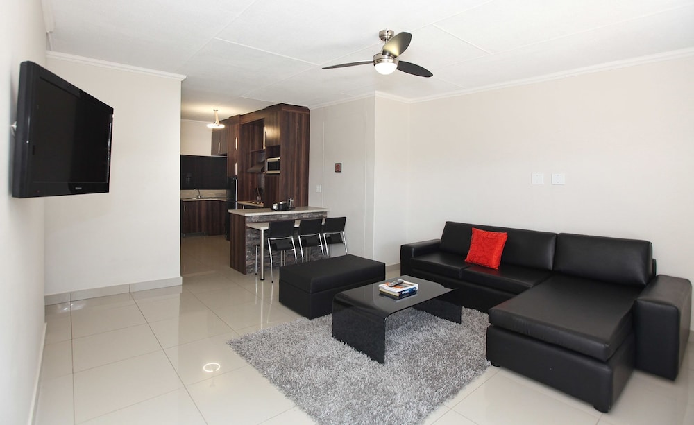 Hillside Executive Accommodation 32/59