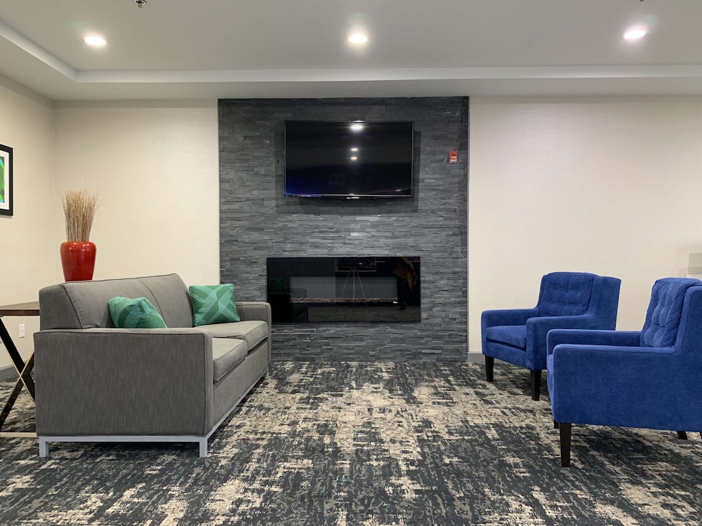Best Western Plus Olive Branch Hotel & Suites 24/32