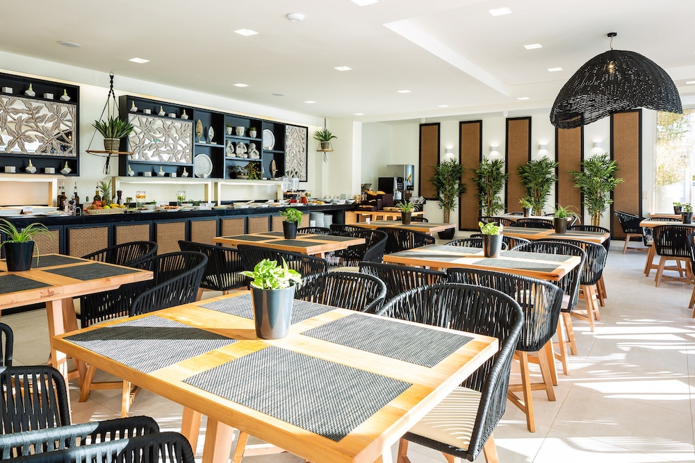 Nostos Beach Boutique Hotel 68/73