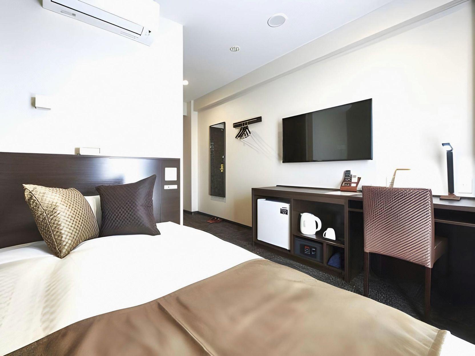 Moderate, Double Bed