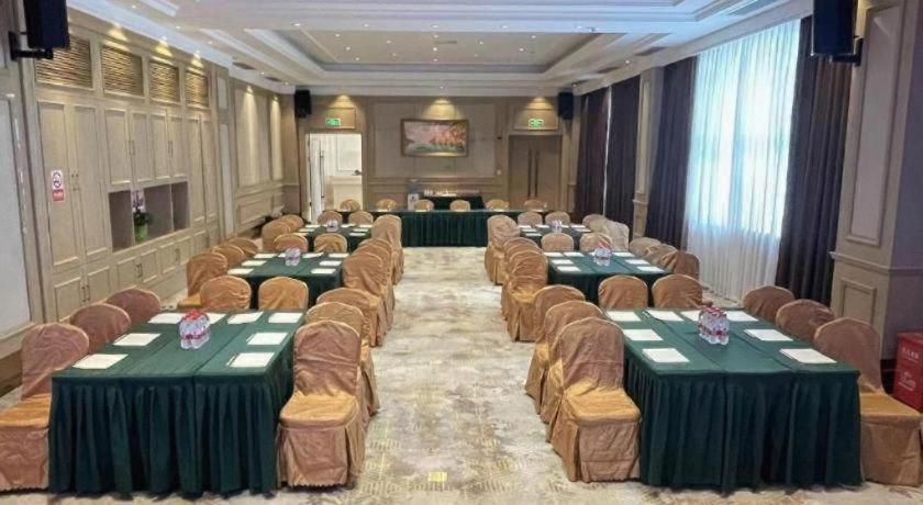 Vienna Hotel (Shenzhen Pingshan Longtian Small Town) 43/53