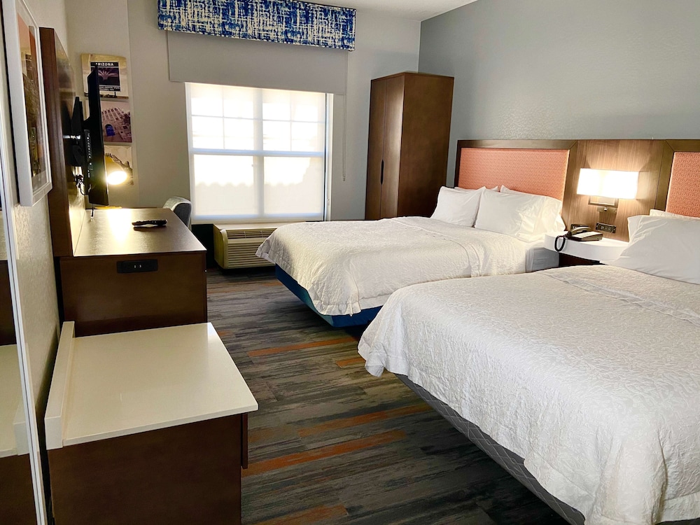 Hampton Inn & Suites Goodyear 23/69