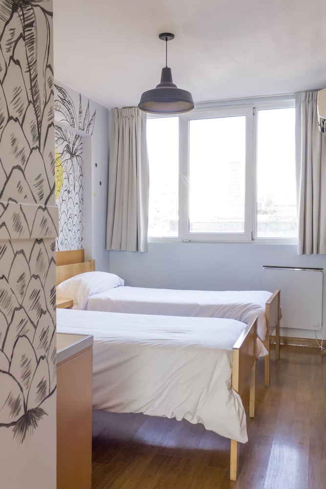 Circus Hotel & Hostel 8/37