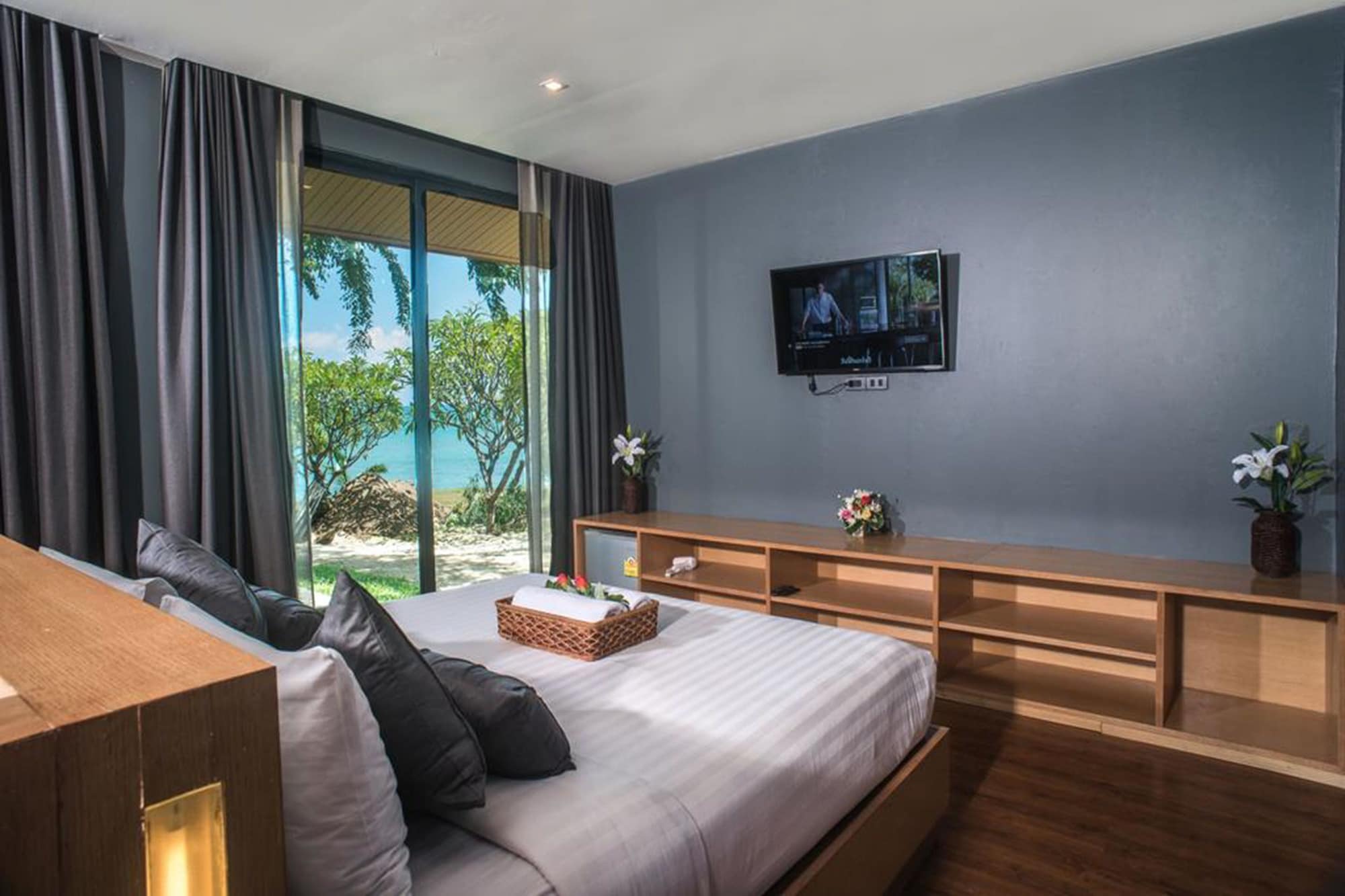 BEACH FRONT POOL VILLA
