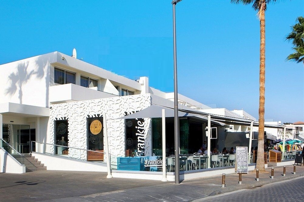 Melpo Antia Hotel & Suites photo5