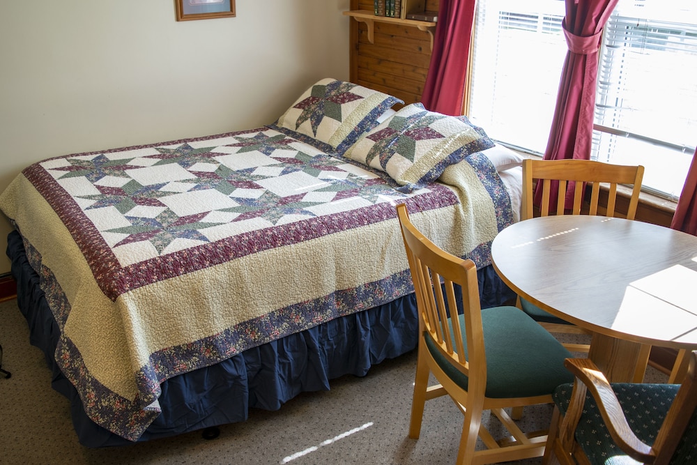 Crandell Mountain Lodge 53/66