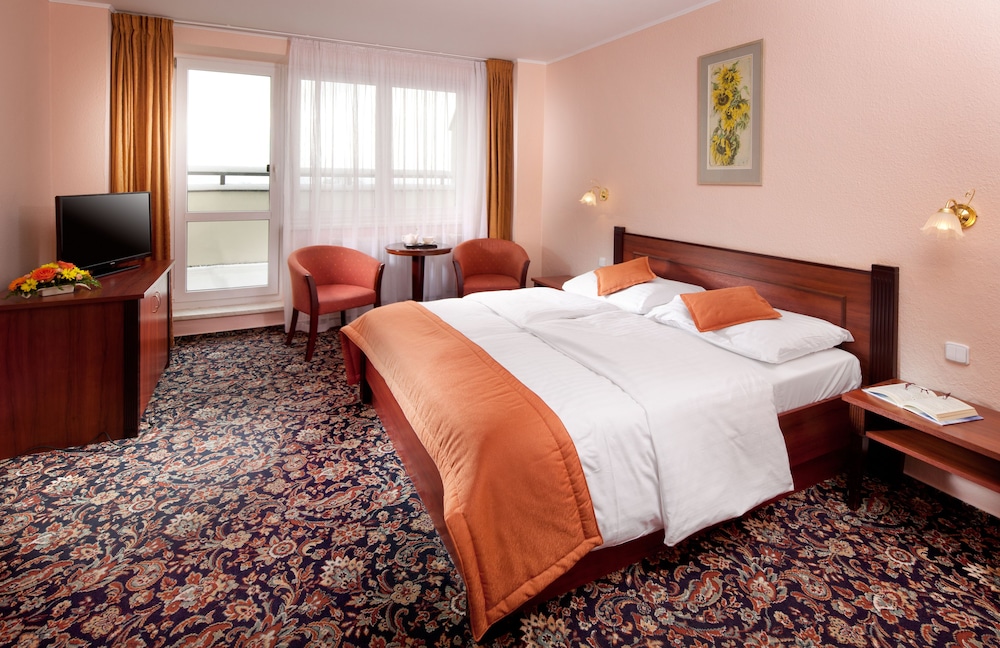 CHATEAU MONTY SPA RESORT 13/69