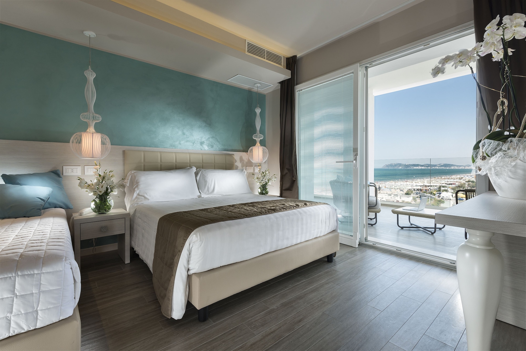 LUNA, LUXURY, SUITE