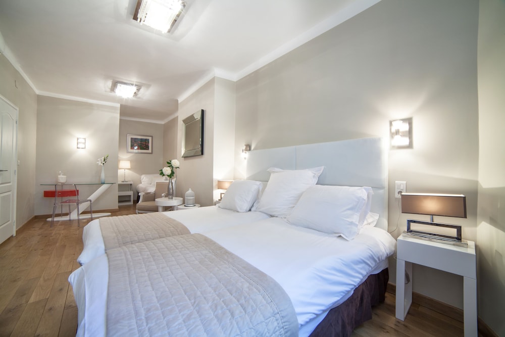 HOTEL DE FRANCE 7/38
