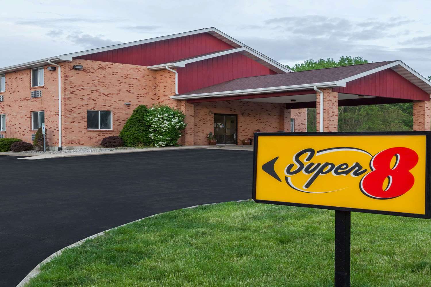 Super 8 by Wyndham Watseka 4/6