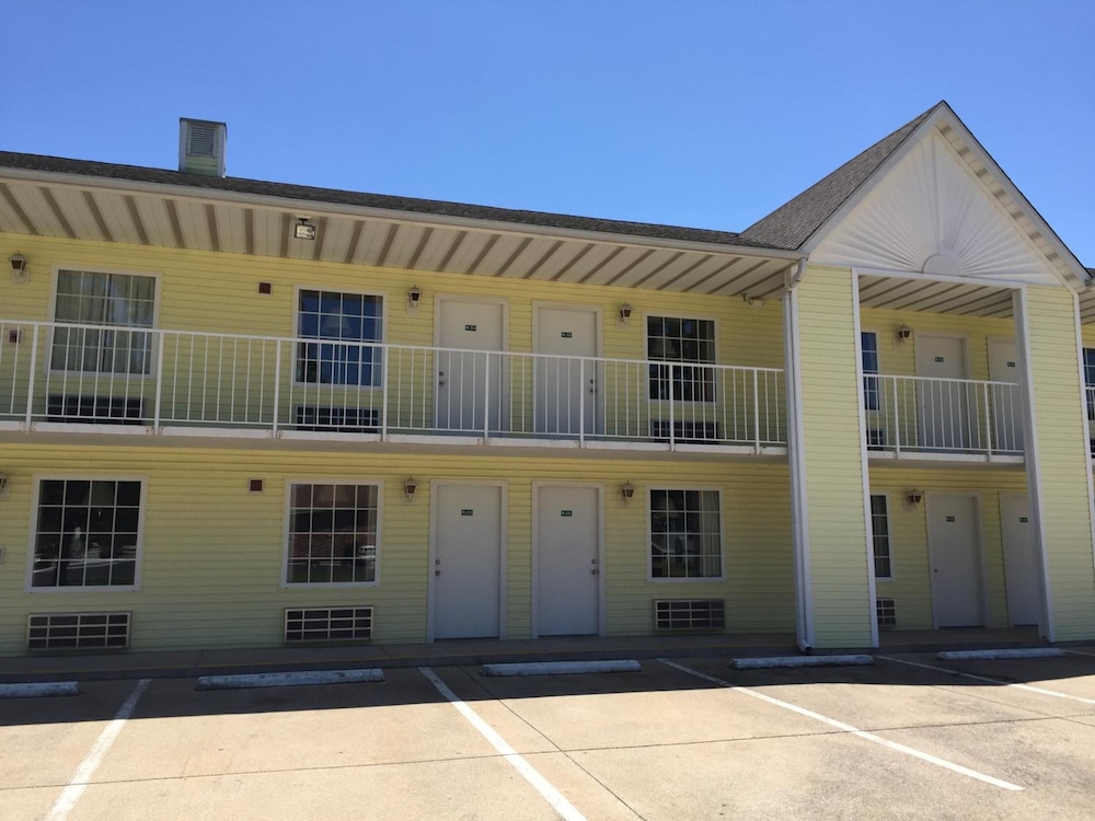 Spinning Wheel Inn 1/40