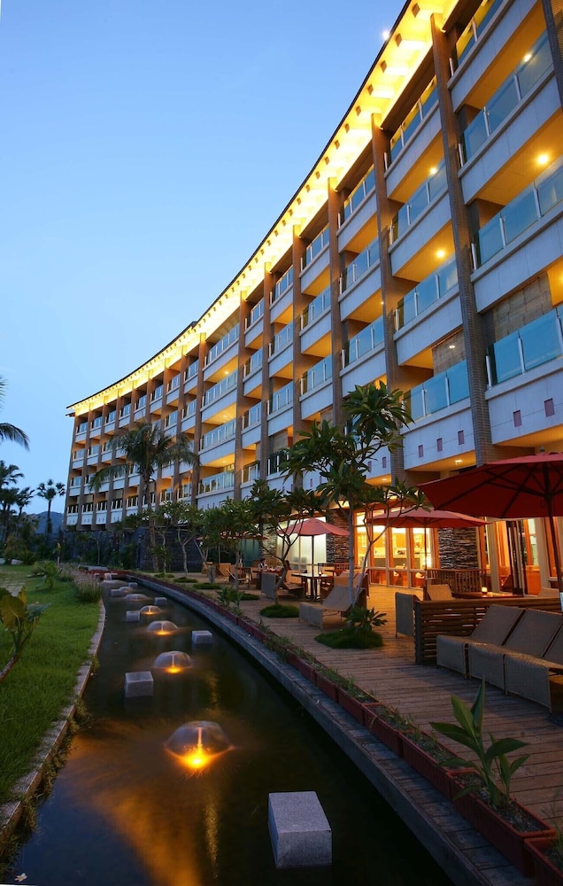 Luminous Hot Spring Resort 3/46