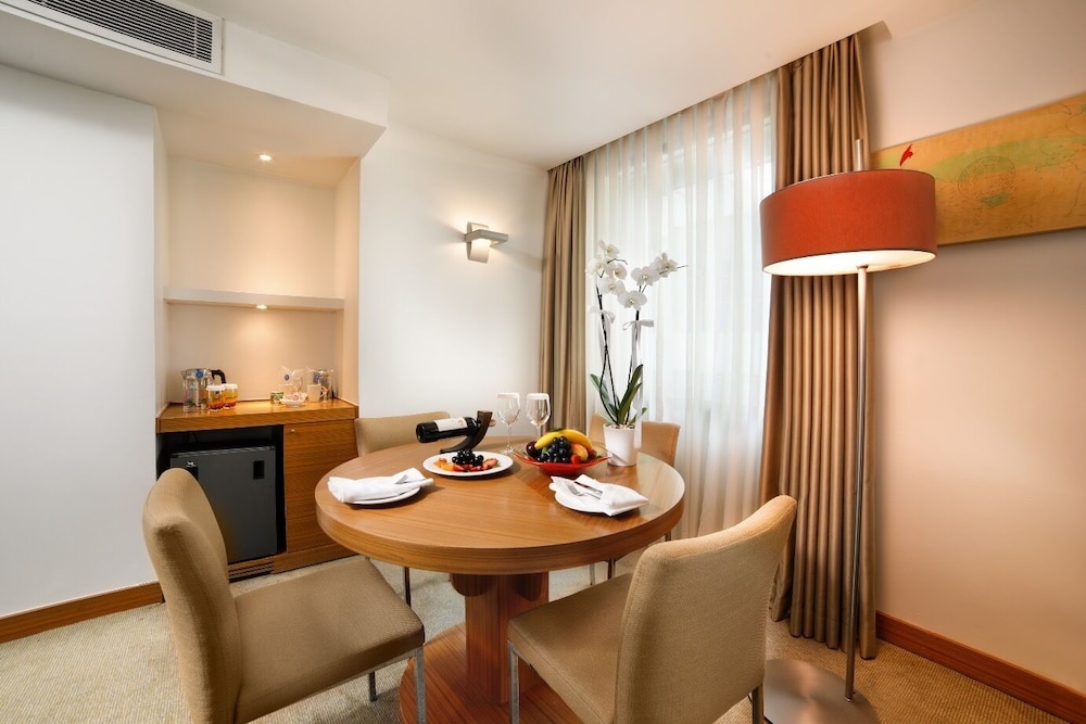Divan Istanbul City 46/54