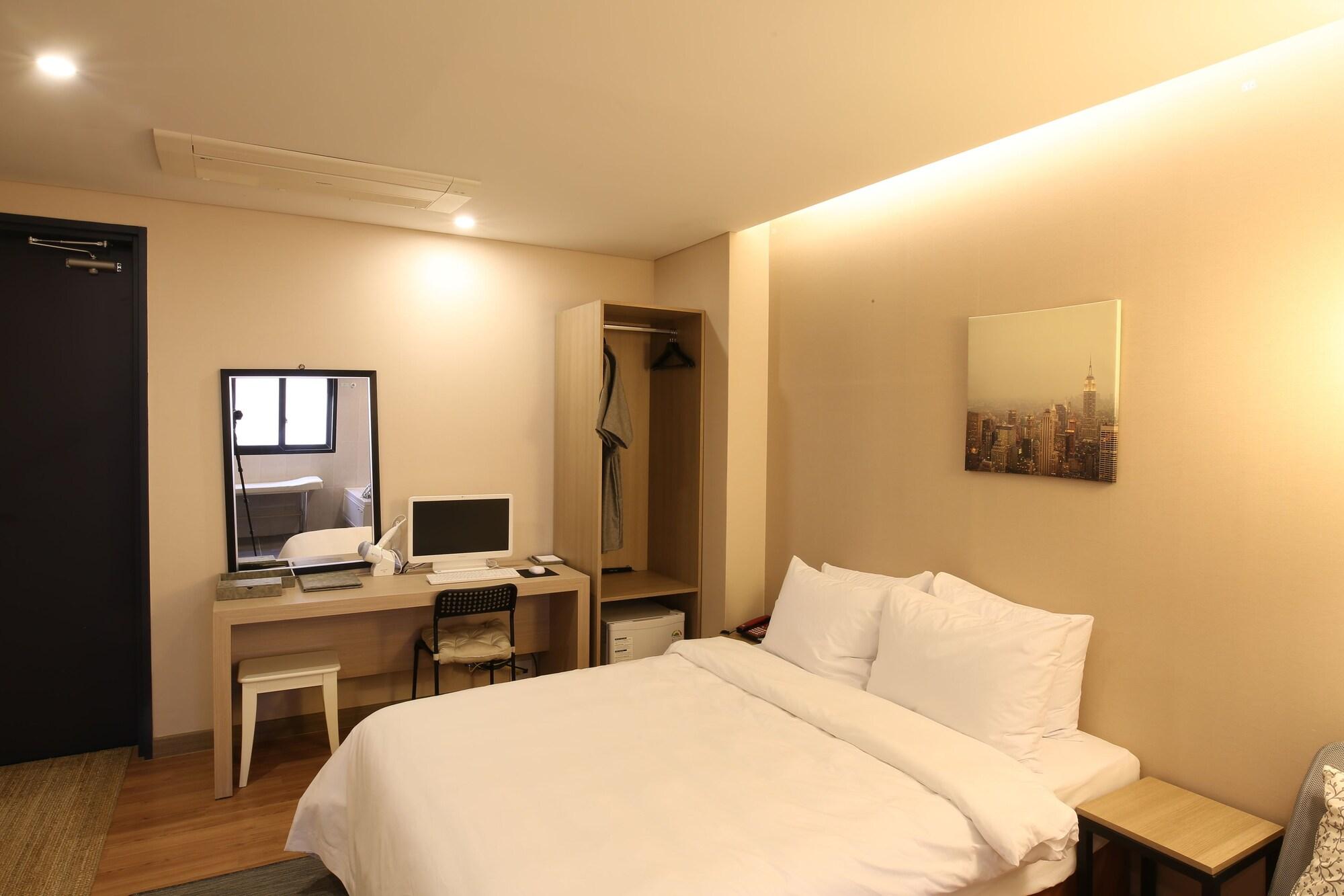 Hotel Clover 13/28