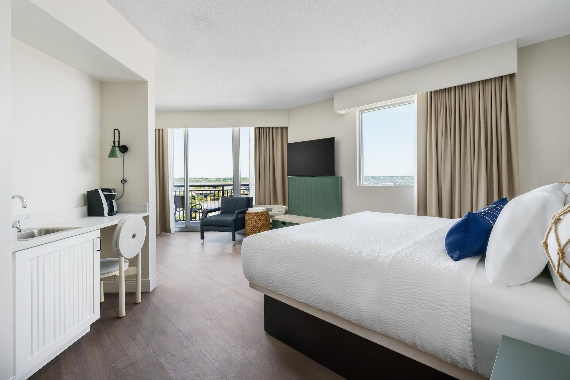 Room, Multiple Beds, Sunset View, Accessible