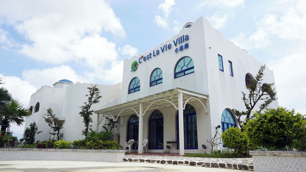 Cest La Vie Villa 2/50