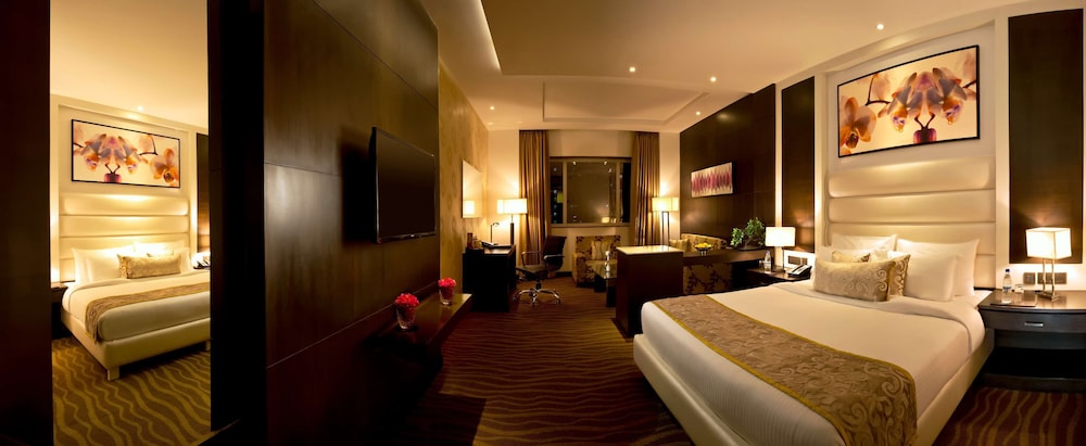 GOLDEN TULIP BHIWADI 11/33