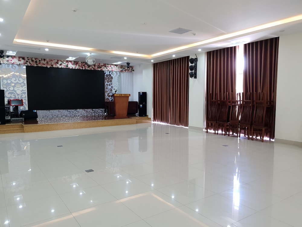 Phu Cuong Beach Hotel 13/69