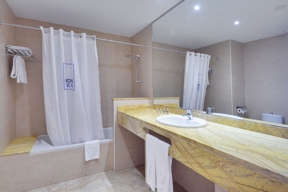 Cabogata Beach Hotel Spa 66/68