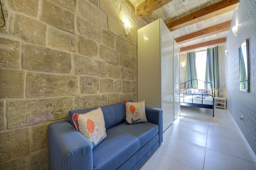 Tritoni harbour suites 30/55