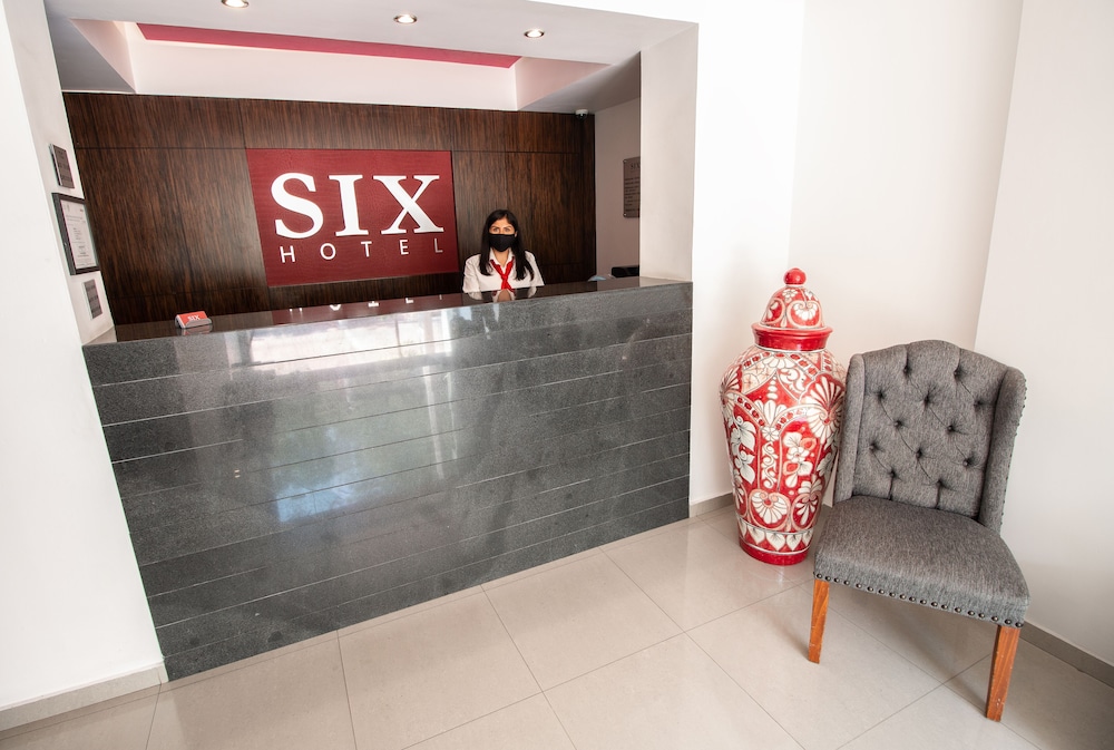 Six Hotel 4/23