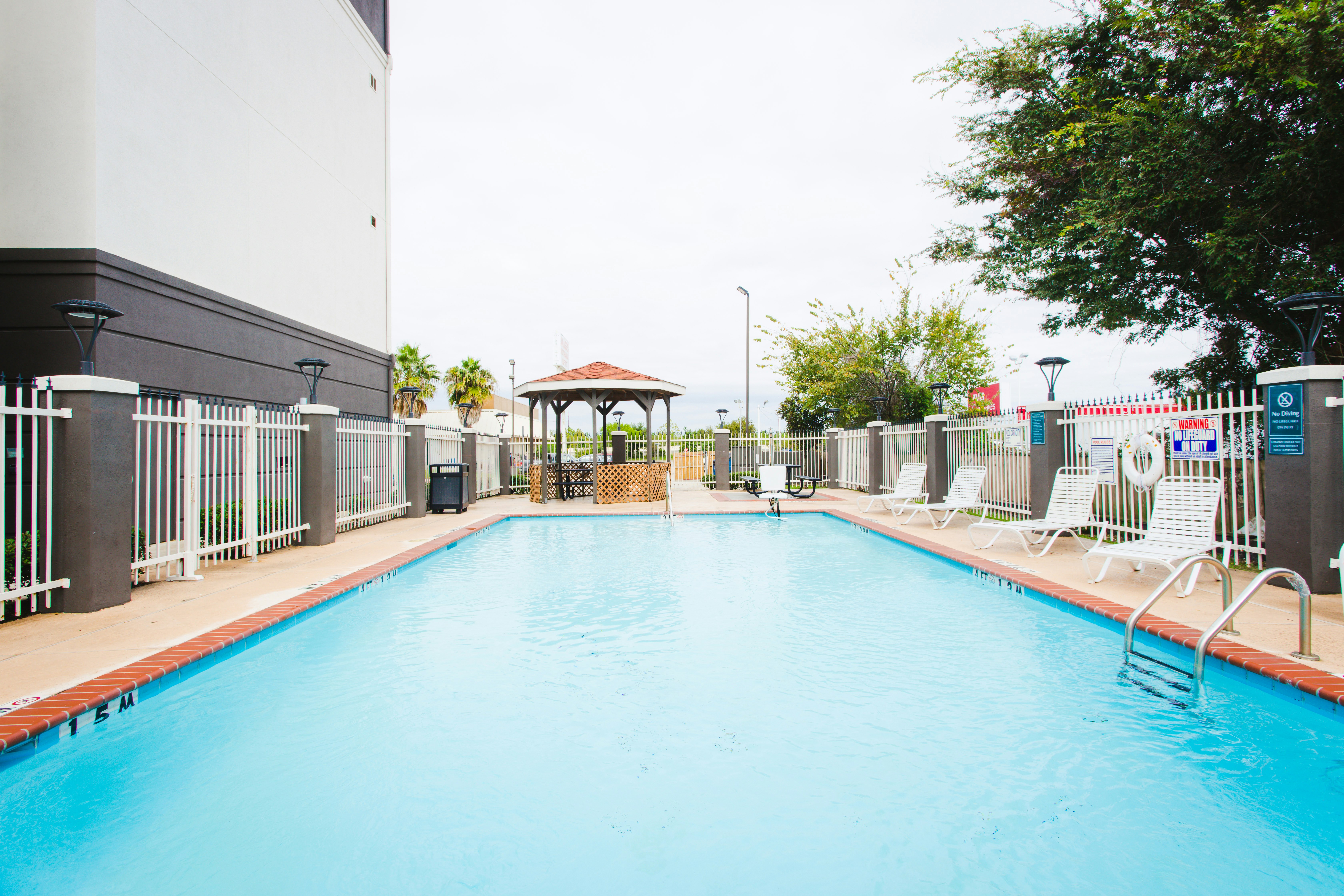 Palacio Royale Inn Signature 41/45