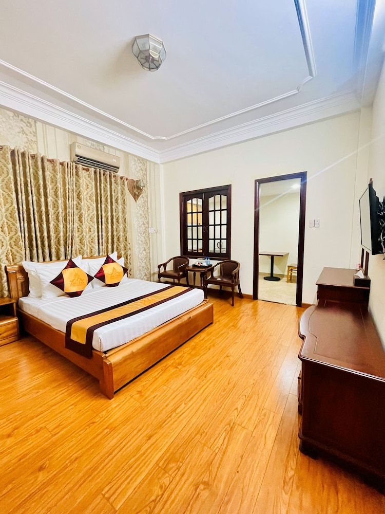 Airstar Hotel & Apartment 12/50