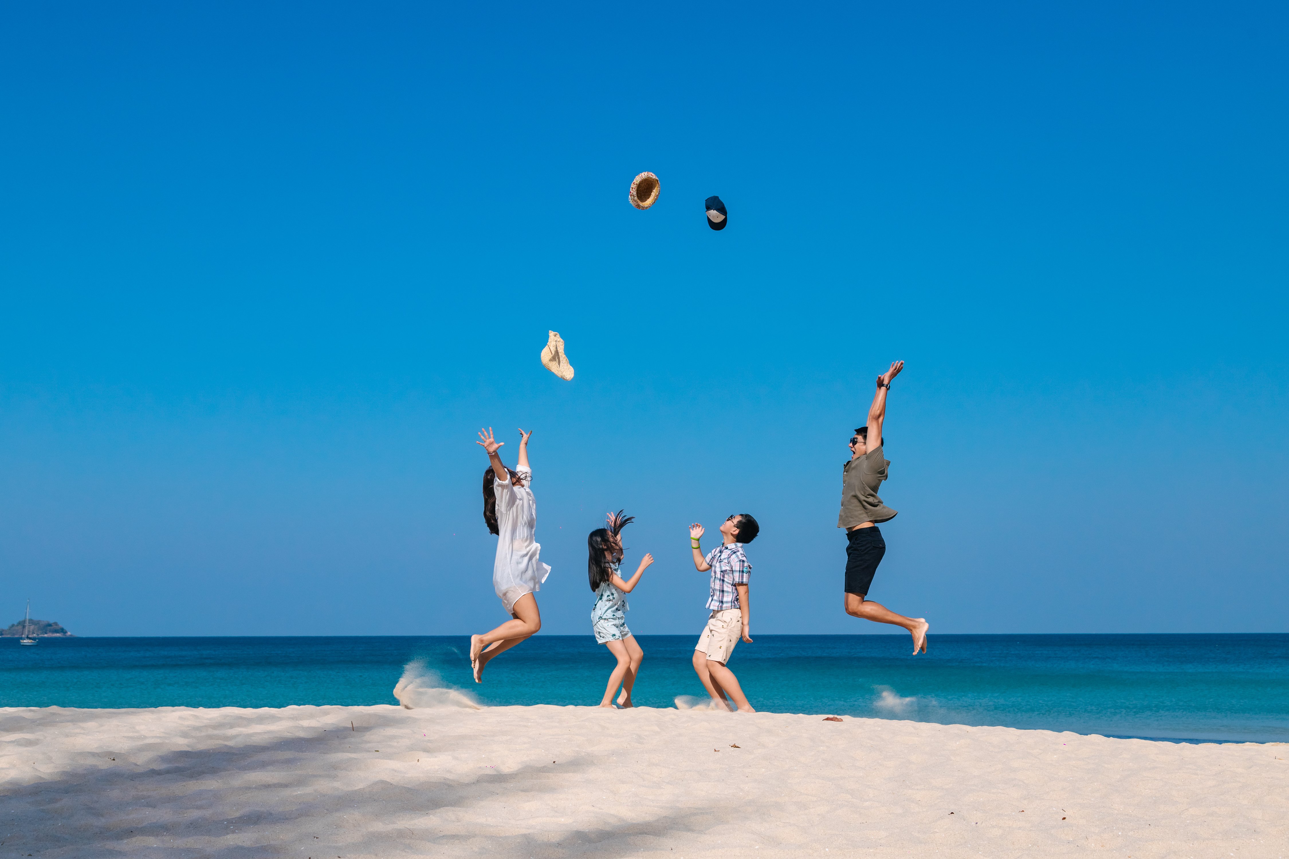 Holiday Inn Express Phuket Patong Beach Central 76/82