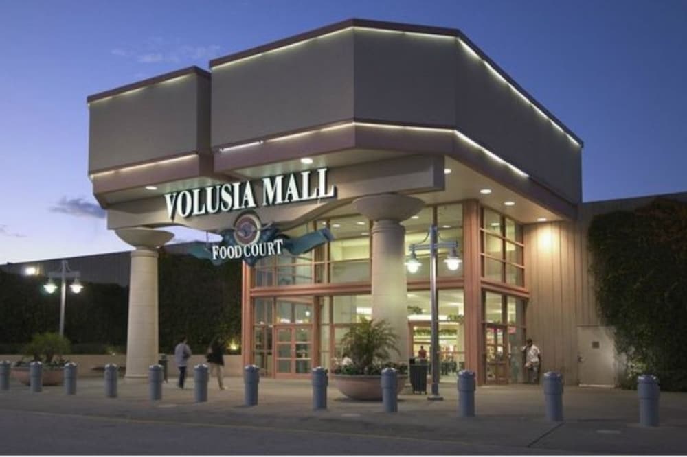 Motel6 Daytona Beach, FL - Speedway image