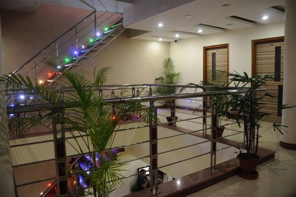 Hotel Citi Heights 7/41