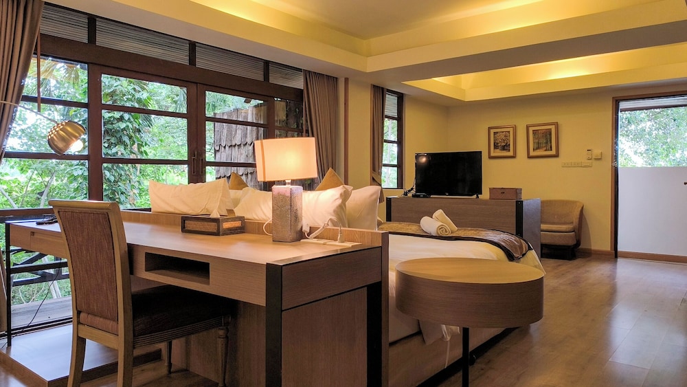 Issara Boutique Winery Hotel 54/78