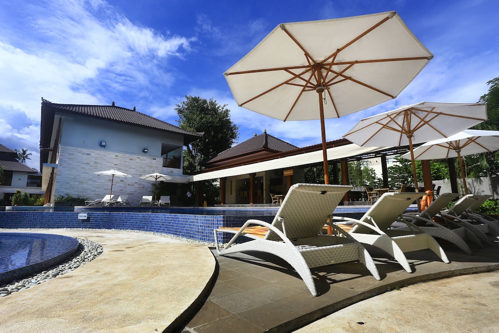 Grand Whiz Hotel Nusa Dua 58/75
