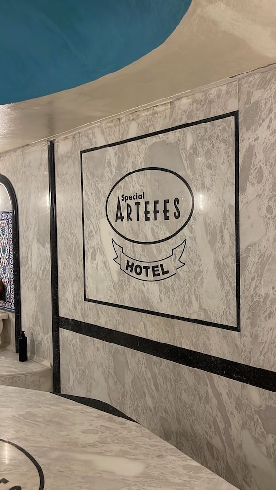 Artefes Hotel 6/70