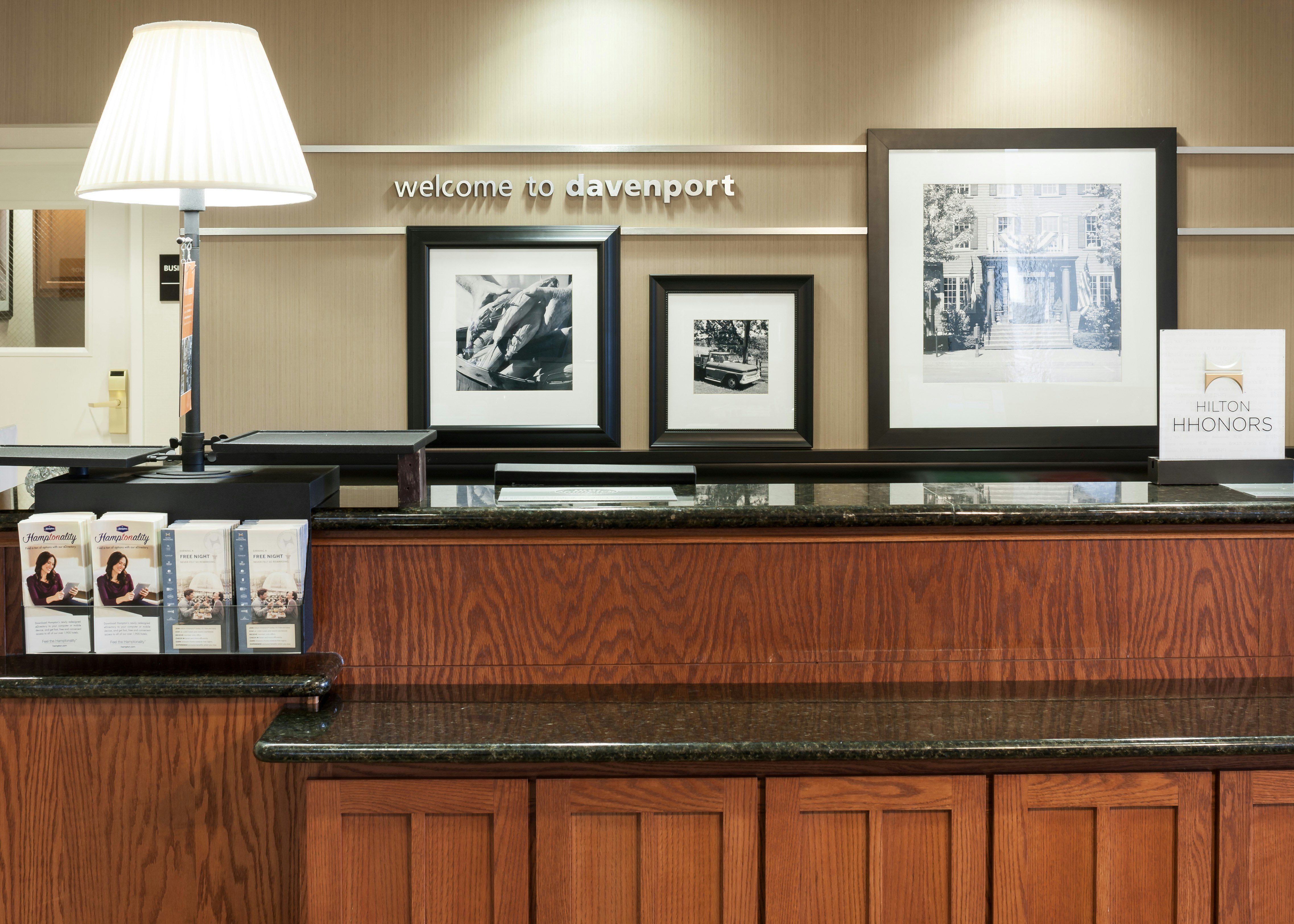 Lobby at HAMPTON INN SUITES DAVENPORT, DAVENPORT - IA
